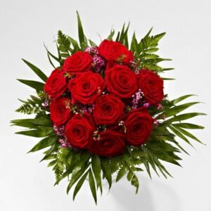 Kærlighedsbuket af røde roser gave til kæresten